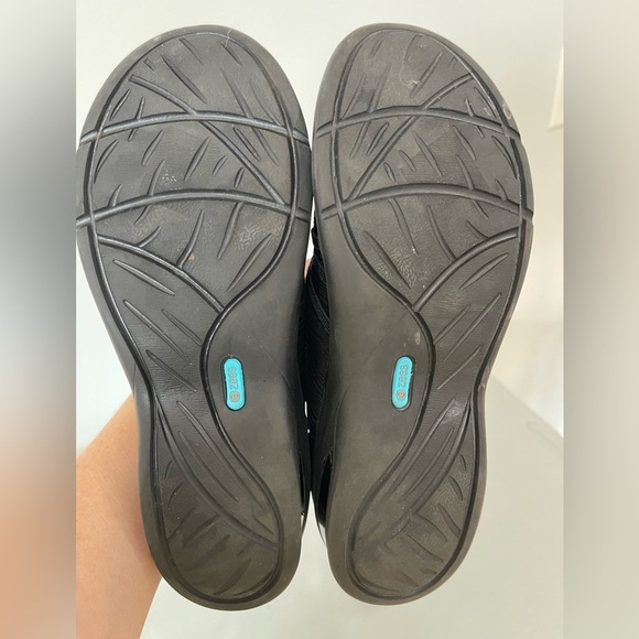 Bzees Slip on Rosie shoe in a women's size 9.5 work comfort walking career - Picture 10 of 11